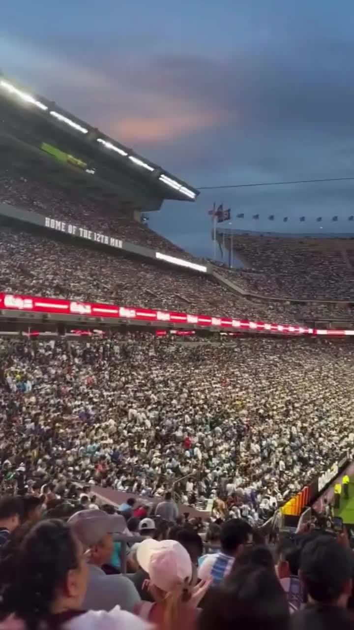 罗马诺：巴黎再签一名边锋就可能出售巴尔科拉，枪军均有意